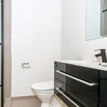 4 Person In Apartamento
